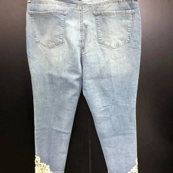 NYDJ Ankle straight leg jeans lift & tuck technology, crocheted ankle, size 14P - Picture 3 of 10